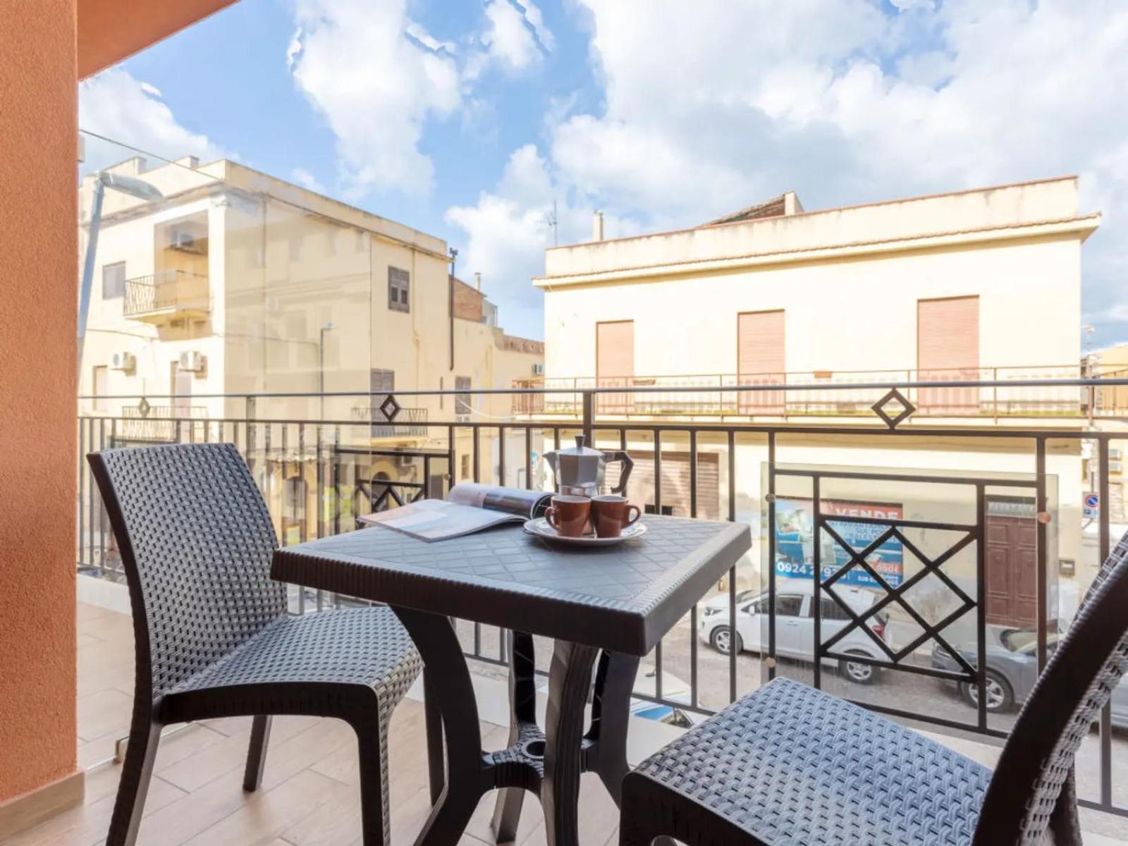 Azzurra Apartments Балестрате Екстер'єр фото