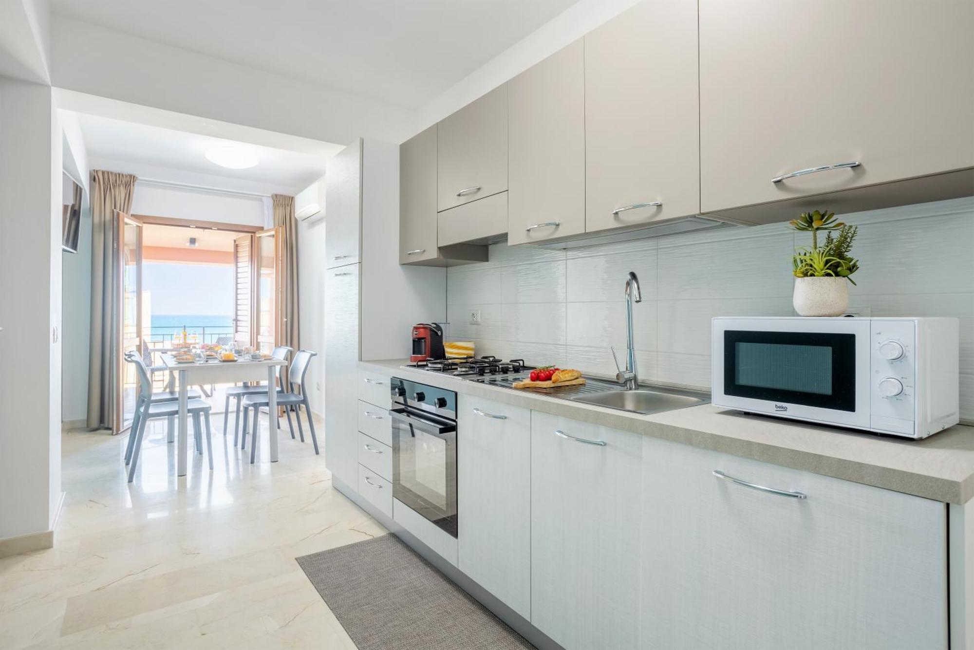 Azzurra Apartments Балестрате Екстер'єр фото