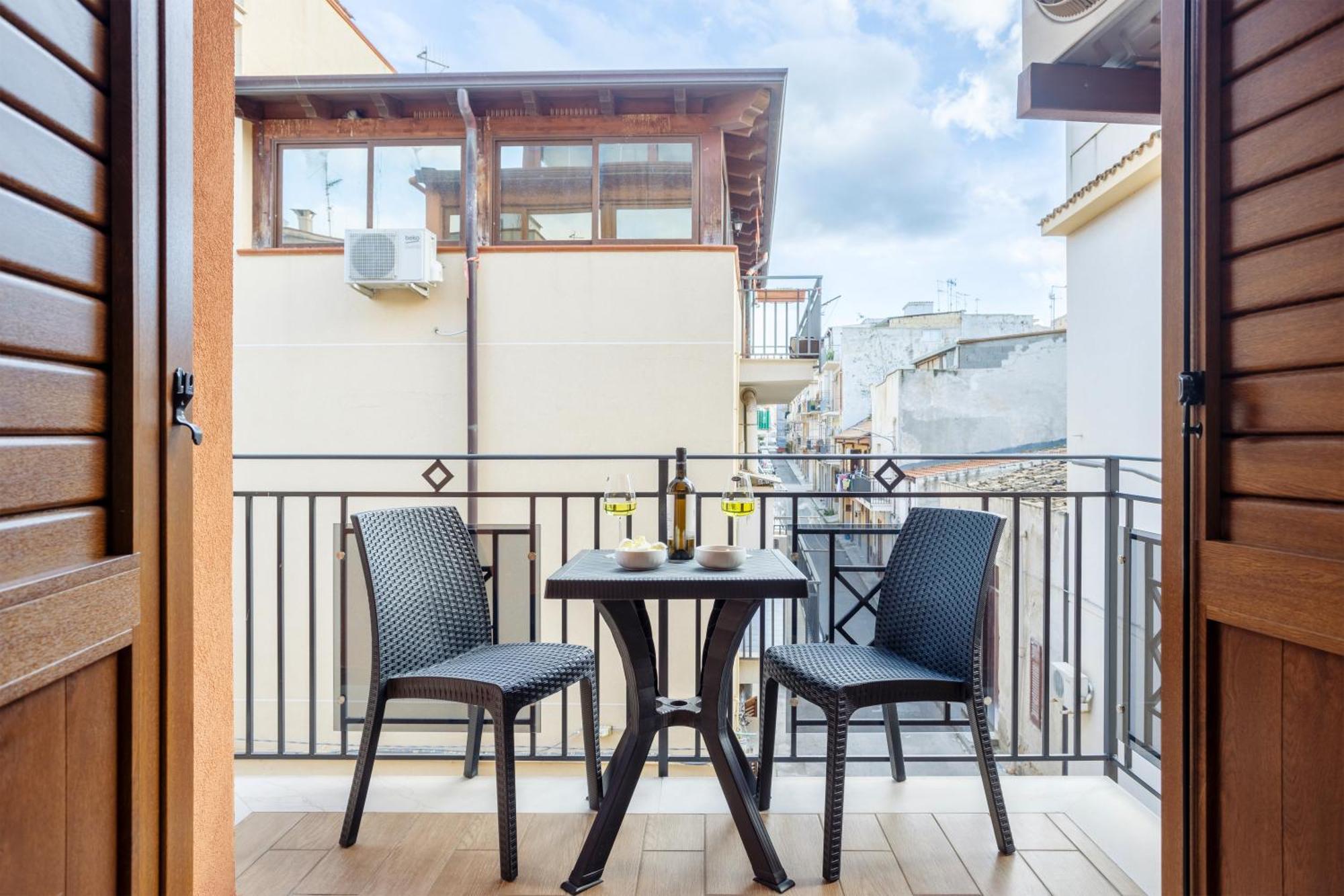 Azzurra Apartments Балестрате Екстер'єр фото