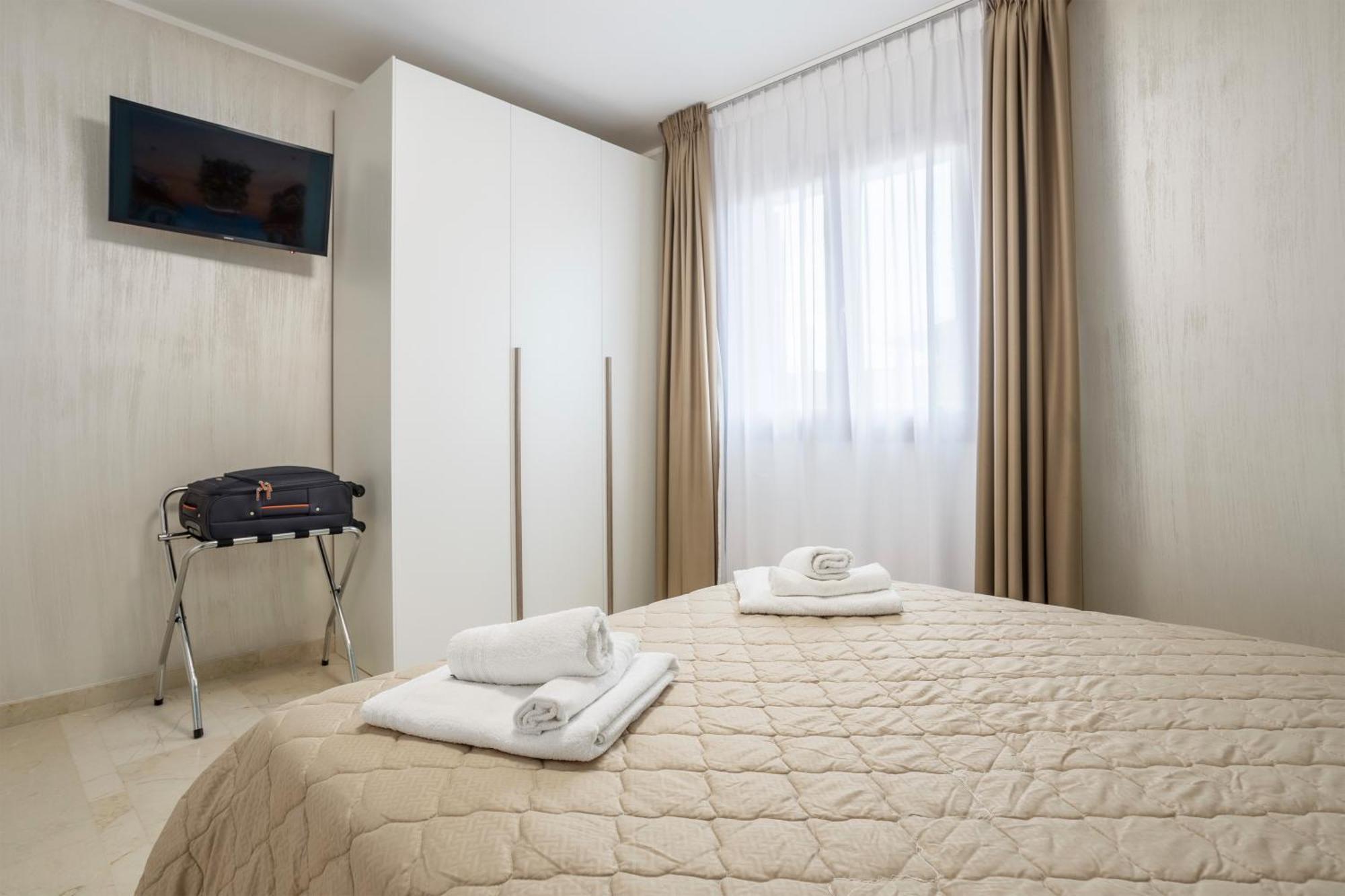 Azzurra Apartments Балестрате Екстер'єр фото