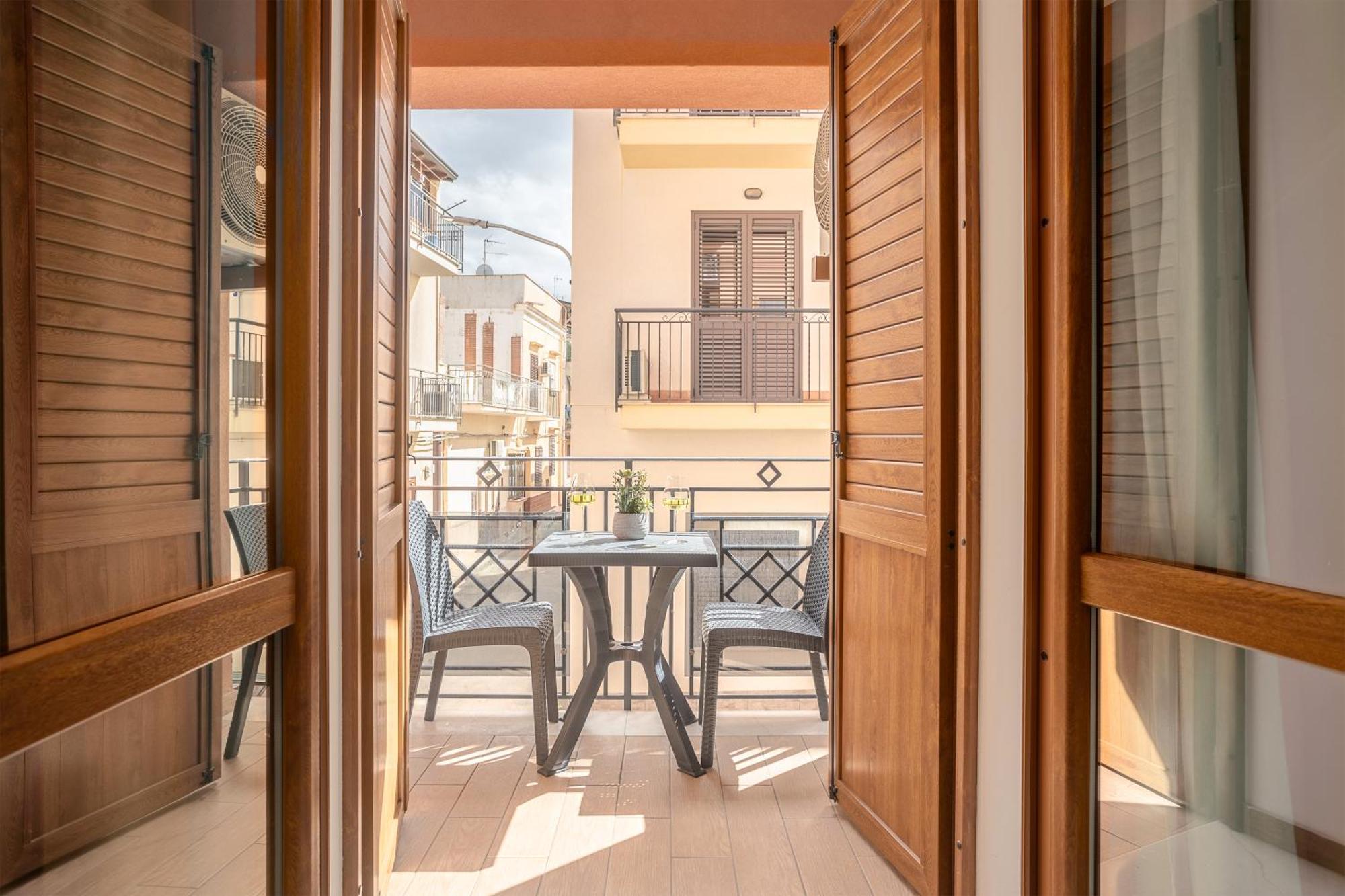 Azzurra Apartments Балестрате Екстер'єр фото